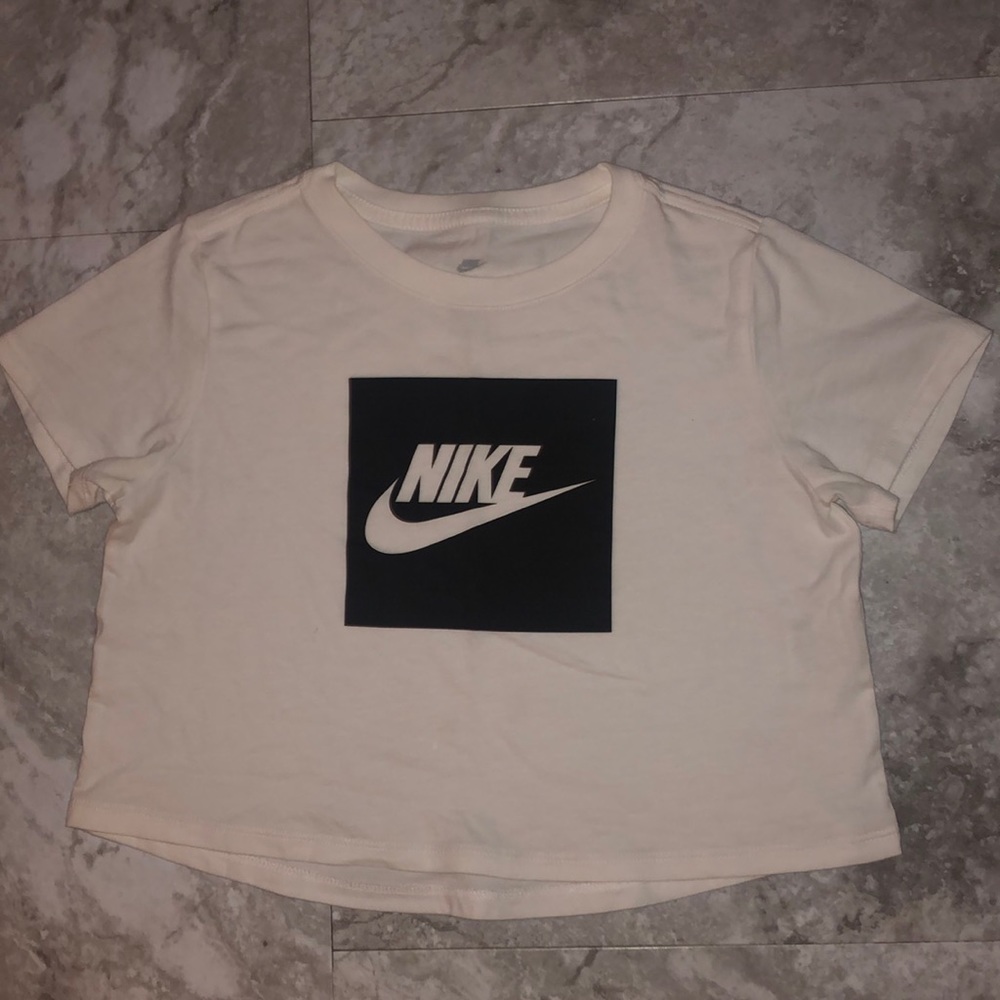 new nike crop top